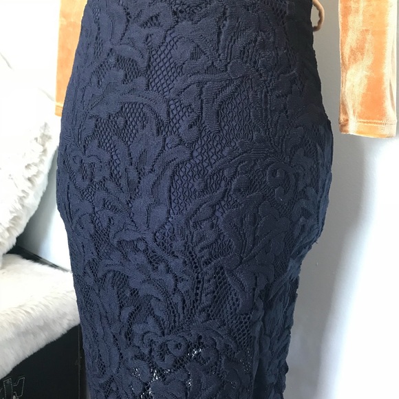 Navy lace midi skirt - Picture 2 of 5